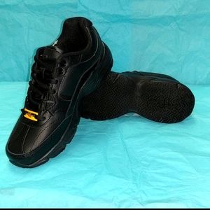 NIB. FILA WOMEN'S MEMORY WORK SHIFT. NON SLIP